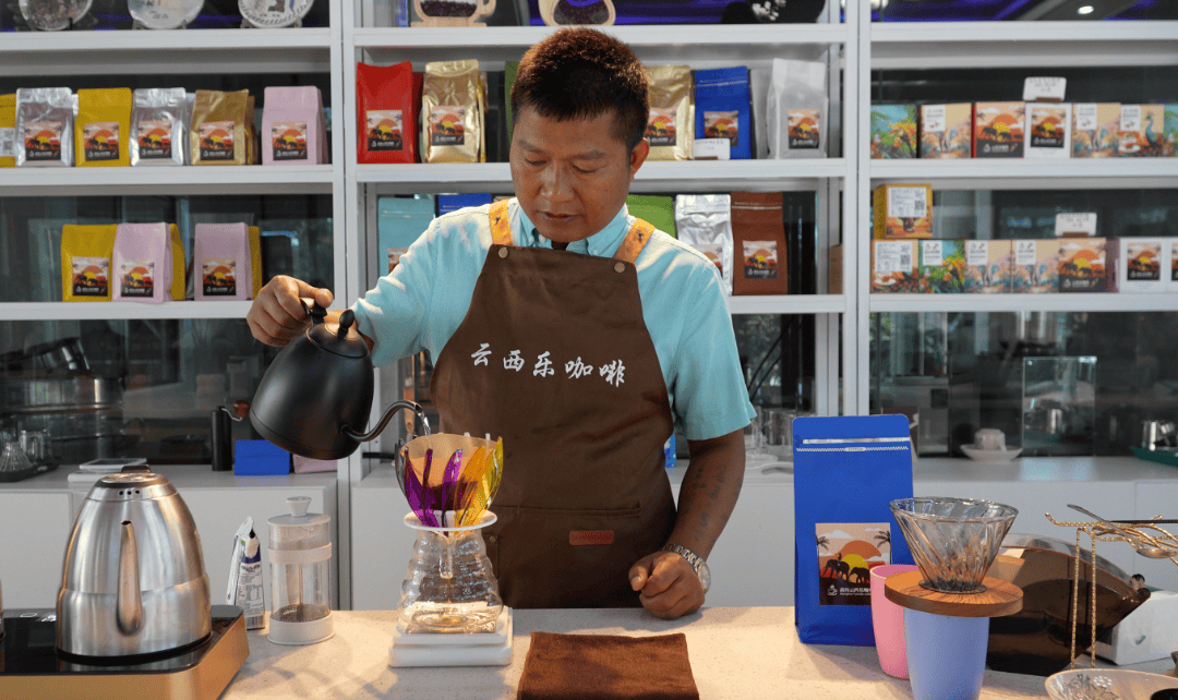 时】一杯咖啡煮出边疆振兴新图景CQ9电子网站【乡村振兴进行(图6)