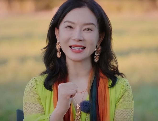 点”的李沁惊艳整个人面相变了惊鸿一瞥CQ9电子有限公司一档综艺被“一脸斑(图5)